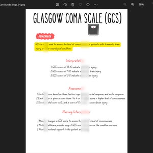 Może przedstawiać: Biała kartka papieru z czarnym tekstem wyjaśniającym Skalę Śpiączki Glasgow (GCS) stosowaną do oceny poziomu świadomości u pacjentów z urazami głowy lub zaburzeniami neurologicznymi. Tekst zawiera skrót GCS, słowa "Remember", "Interpretation", "Assessment" i "Nursing Interventions".