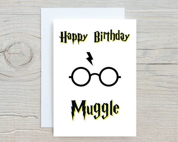 Feliz cumpleaños muggle. Tarjeta de cumpleaños de Harry Potter. Tarjeta  divertida. A5. Tarjeta texturizada.