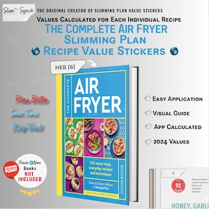 Puede incluir: Un libro de cocina azul y blanco titulado "The Complete Air Fryer Cookbook" con una imagen de varias recetas de freidora de aire en la portada. El libro forma parte de un conjunto de pegatinas de valor para un plan de adelgazamiento. El texto "HEB [6]" es visible en la portada.