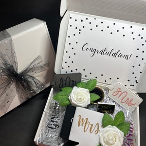 Engagement Gift, Wedding, Couples, Mr. & Mrs., Honeymoon, Bride and Groom, Anniversary gift box