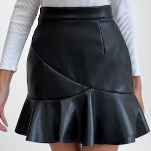 Customizable Women&#39;s Genuine Lambskin Ruffled Leather Mini skirt, Women Black Sexy Chic Style Short Leather Skirt, Mini Leather Skirt