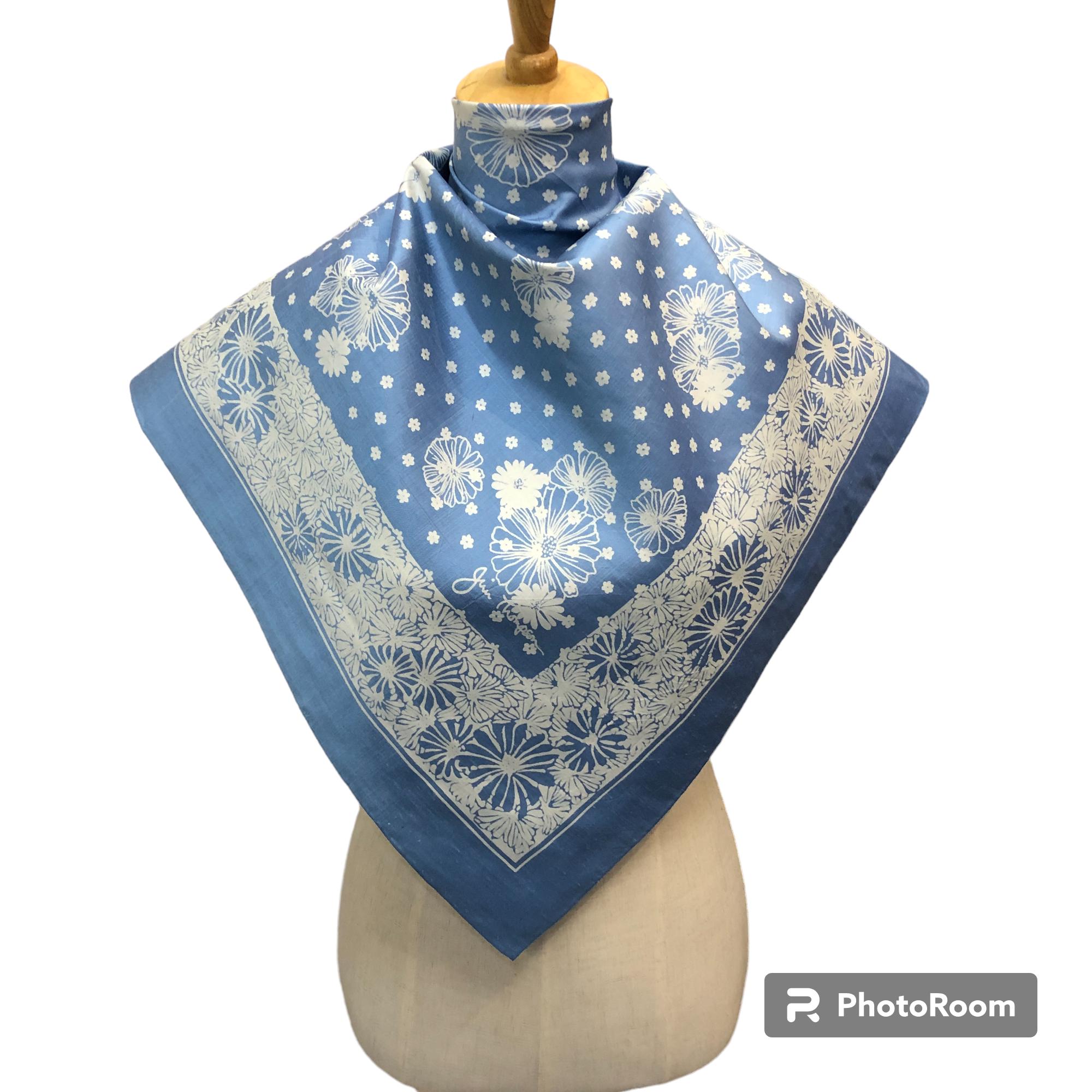 トップス YOSHUYUKI Silk Scarf Patterned Satin Top Silk Scarf Top in 70's Floral XS-M – Nat Lam