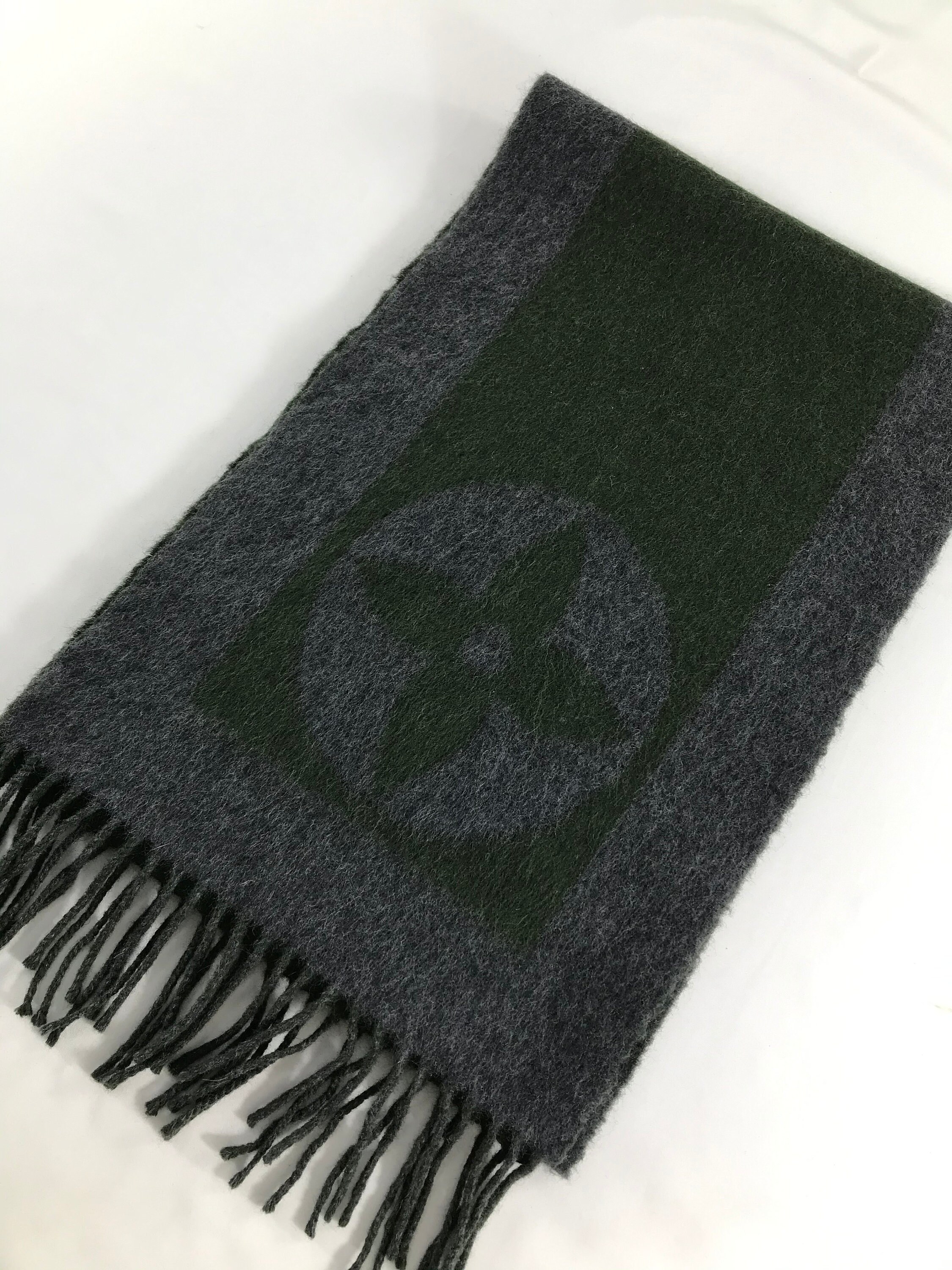 LOUIS VUITTON オリーブグリーン マフラー Vintage Louis Vuitton Green Wool Angora Scarf Authentic LV
