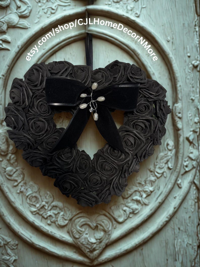 Heart Shaped Elegant Black Rose Wreath/valentine Engagement Prop ...