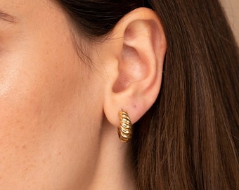 Minimalist Everyday 18k Gold Hoop Earrings