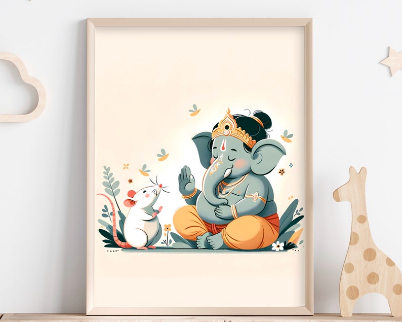 Puede incluir: Una ilustraci&oacute;n digital de la deidad hind&uacute; Ganesha, representada como un elefante azul con cuerpo humano, sentado en una postura meditativa. Lleva un dhoti amarillo y una corona dorada. Una rata blanca est&aacute; de pie frente a &eacute;l, mir&aacute;ndolo. El fondo es beige claro con hojas verdes y flores.