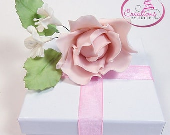Md. Single rose and two filler flowers in cold porcelain, bridal flower, quinceañera flower, headpiece supplies