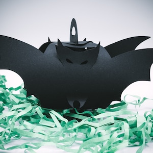 Bat Treat Box SVG, Pudełko na cukierki urodzinowe, Plik do cięcia dla Cricut