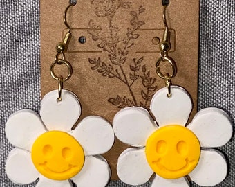 Smiley Face Daisy Dangles
