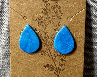 Blue pearlescent teardrop studs