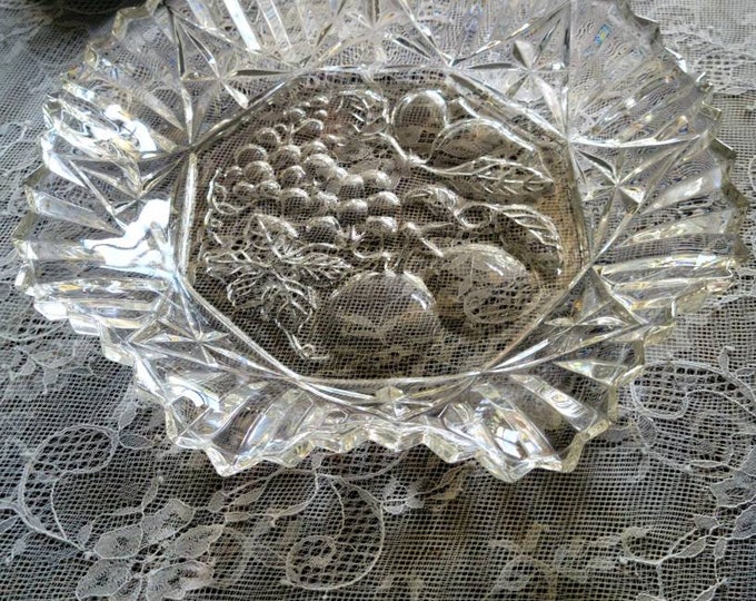 Vintage Glass Bowl, Vintage Federal Glass Crimped Bowl, Pioneer Clear Pattern, Embossed Fruit