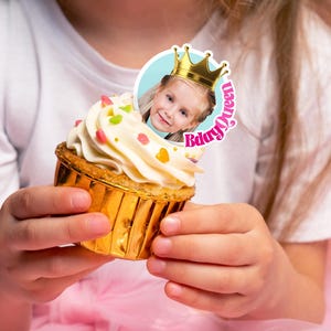 Adesivo personalizado de rosto de rainha de aniversário, tema real, topper de cupcake, coroa de ouro personalizada, lembrancinhas de festa, decorações impressas ou digitais