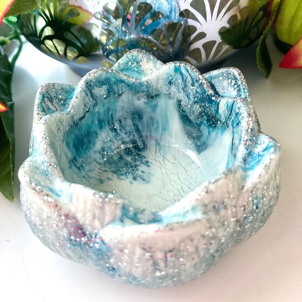 Handmade Resin tea light holder, trinket dish.