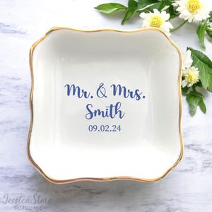Mr And Mrs Ring Dish-Engagement Wedding Gift For Couple-Wedding Gift For Bride-Customized Jewelry Dish-Trinket Tray-Gift For Groom And Bride