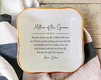 Mother Of The Groom Personalized Ring Dish-Custom Jewelry Holder For Mother in law-Ceramic Trinket Tray On Wedding Day-Mom Gift From Bride