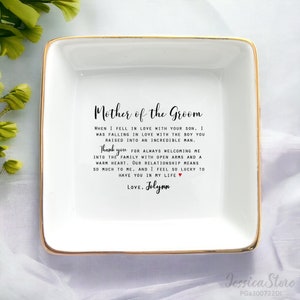 Regalo para la madre del novio - Plato para anillos personalizado - Porta joyas - Regalo para la suegra - Regalo para la despedida de soltera de la novia - Me recibe con los brazos abiertos