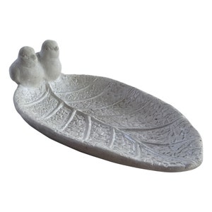 TucanoHamburg bird bath made of lightweight cement model Blatt