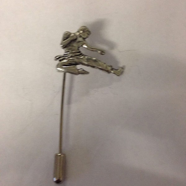 Karate  fine English pewter on a very strong tie stick pin perfect attach a hat scarf collar coat tie jacket etc ref pp-sp15
