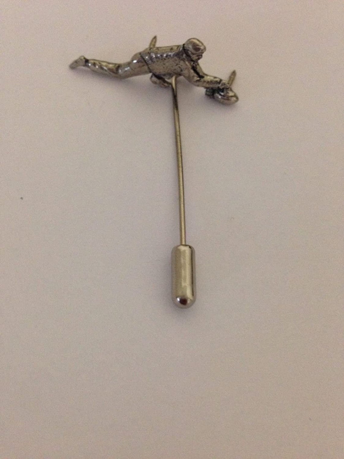 Rizador fino peltre inglés en un alfiler de lazo muy fuerte - Etsy España