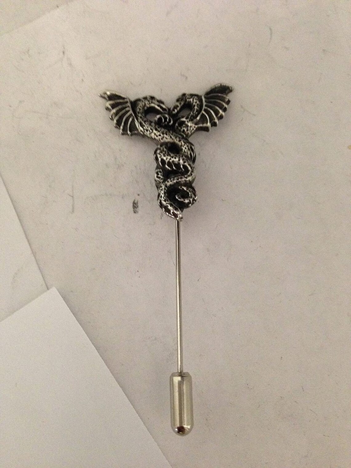Dragones finos peltre inglés en un alfiler de lazo muy fuerte | Etsy