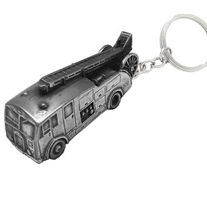 classic car pewter effect Fire Engine circa 1950 ref61   car key ring classic car silver