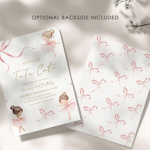 Puede incluir: Dos tarjetas de invitaci&oacute;n con tem&aacute;tica de ballet. La tarjeta frontal presenta una ilustraci&oacute;n de bailarina, el texto "Olivia is Tutu Cute" y detalles del evento. La tarjeta trasera tiene un patr&oacute;n de lazos rosas sobre fondo blanco.
