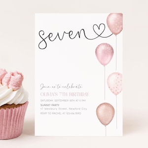 女の子の7歳の誕生日招待状、ピンクの風船、編集可能なCanvaテンプレート（デジタル）