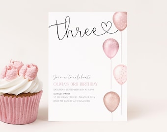 Invitación editable para el tercer cumpleaños de una niña, globos rosas, descarga digital moderna y sencilla de Canva