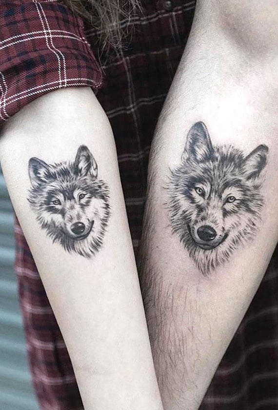 Tattoos For Couples Looking To Seal Their Love In Ink - Cultura Colectiva |  Friendship tattoos, Wolf tattoo design, Wolf tattoos