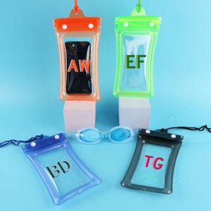 Personalisierte wasserdichte Handytasche mit Lanyard, Urlaubs-Handytasche, wasserdichte Unterwassertasche, Junggesellenabschied, Strand- oder Pooltasche,