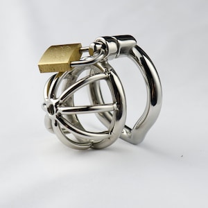 Jaula de castidad masculina de acero inoxidable ultra pequeña con enchufe  de metal para el pene, anillo con pinchos, dispositivo de castidad