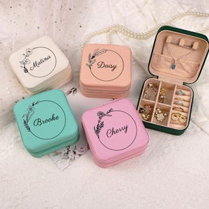 Aangepaste geboortebloem sieradendoos, gepersonaliseerde naamcadeaus, huwelijkscadeau, cadeau voor haar, bruidsmeisjesvoorstel, Moederdagcadeau, verjaardagscadeaus