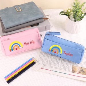 Trousse personnalisée pour enseignant, cadeau de remerciement pour enseignant, cadeau de remerciement personnalisé pour enseignant, pochette à crayons arc-en-ciel