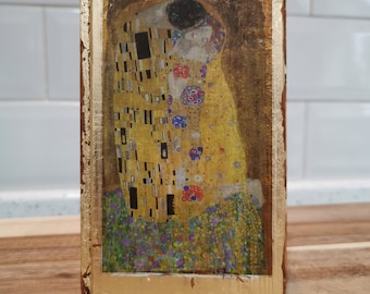 Gustav Klimt's The Kiss: Gold Gilded Wooden Wall Art