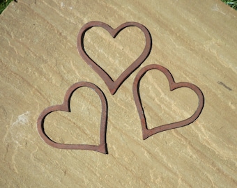 Juego de 3 adornos de jardín de metal oxidado con forma de corazón, estilo rústico vintage, regalo de cumpleaños especial.