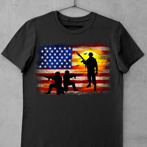 Amerikansk flaggsoldats solnedgång PNG-design, USA:s flagga PNG, patriotisk sublimering, PNG-sublimeringsdesign för nedladdning, omedelbar nedladdning bild 3