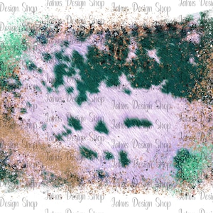 以下が含まれることがあります： 白と緑の牛革の模様に、金と緑のグリッターのアクセントが施された抽象的なデジタルアートプリントです。