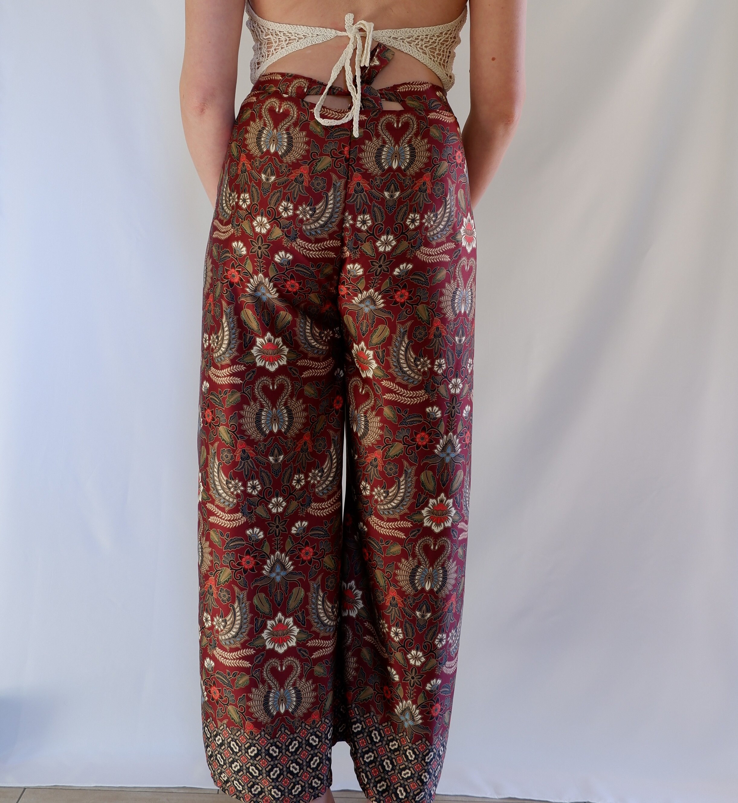 Summer pants perfect for the beach. Handmade in bali. Etsy