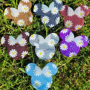 DAISY FLOWER badge reel, badge reel for nurses, flower badge reel  last minute gifts