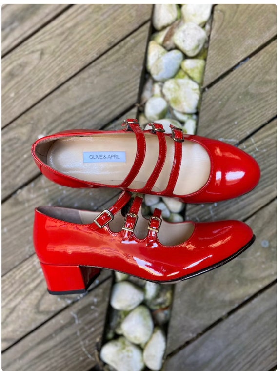 red patent mary jane shoes