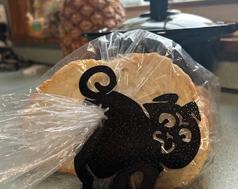 Funny Pug Butt Bread Clip – Kitchen Bag Sealer – Metal Cat Counter Decor – Gift for Pug Lovers – Copper, Silver, Black, Gray White