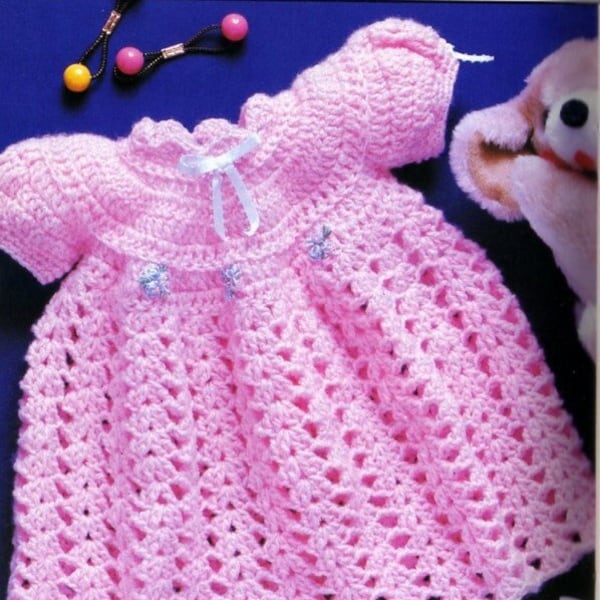 Modèle de robe de bébé fille au crochet facile