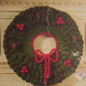 Vintage Crochet Christmas Wreath Pattern