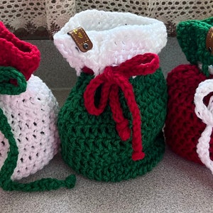 Modello super facile per sacchetti regalo all'uncinetto