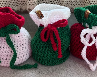 Super Easy Crochet Gift Bags Pattern