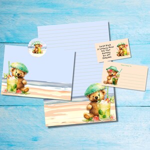 Teddy in spiaggia abbinato al kit di lettere per posta ordinaria con amico di penna, carta da lettere A5, buste, etichette per indirizzi, etichette PDT, adesivi rotondi per posta felice