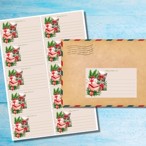 Op de afbeelding: Een vel bedrukbare cadeau-etiketten met een kerstthema. De etiketten bevatten een aquarel-illustratie van ingepakte cadeaus met een rode strik en groene dennentakken. De tekst "Please Deliver To" staat op elk etiket gedrukt.