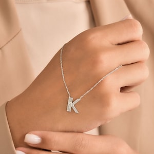 Collar con colgante de diamante con la letra K, regalo de joyería personalizado, collar con nombre de diamante, letra de diamante
