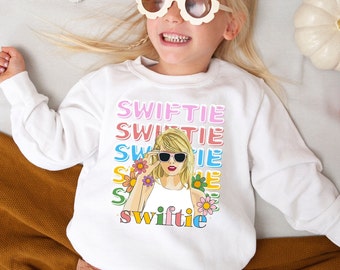 Sweat-shirt Swiftie, cadeau pour les petits Swiftie, t-shirt Little Swiftie, fan de Swiftie, produits dérivés de la tournée Eras, minuit, logo de la chemise pour filles Taylor, concert