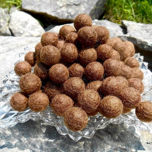 Wool Felt Balls // Felt Ball Garland DIY // diy Mobile // diy Necklace // Pom Poms // Beads // Color BROWN // 1.5cm //set of 20 balls